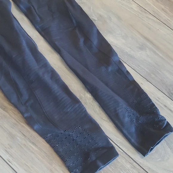 SOLD Gymshark Womens Athletic Leggings High Rise Pants sz S - Picture 3 of 11